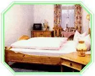 Hotel & Zur Linde 2*